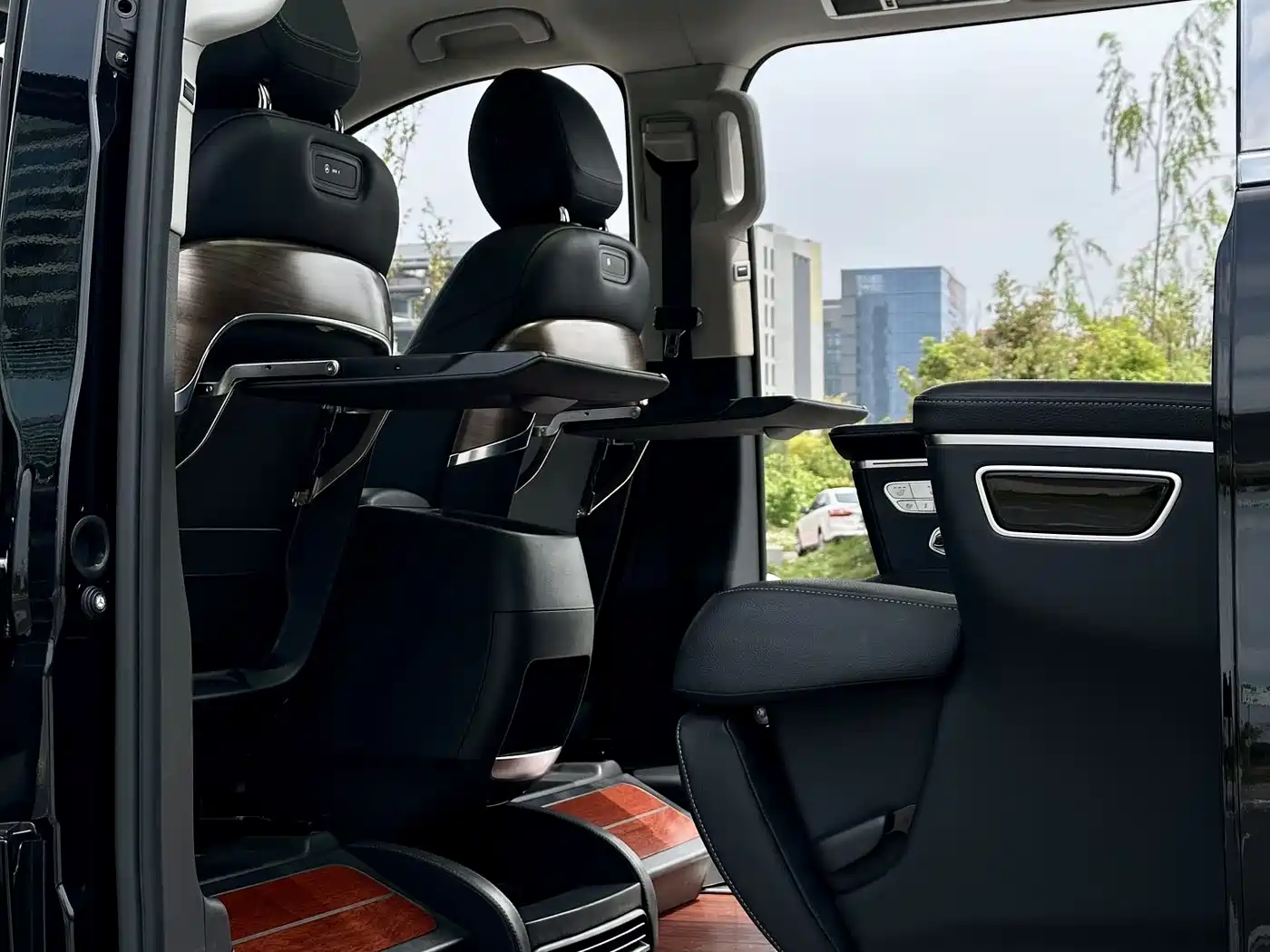 MERCEDES-BENZ V-CLASS