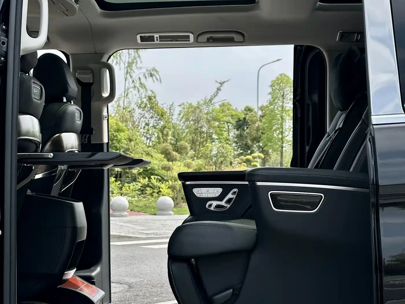 MERCEDES-BENZ V-CLASS
