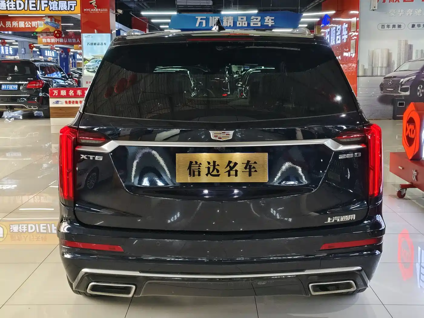 CADILLAC XT6