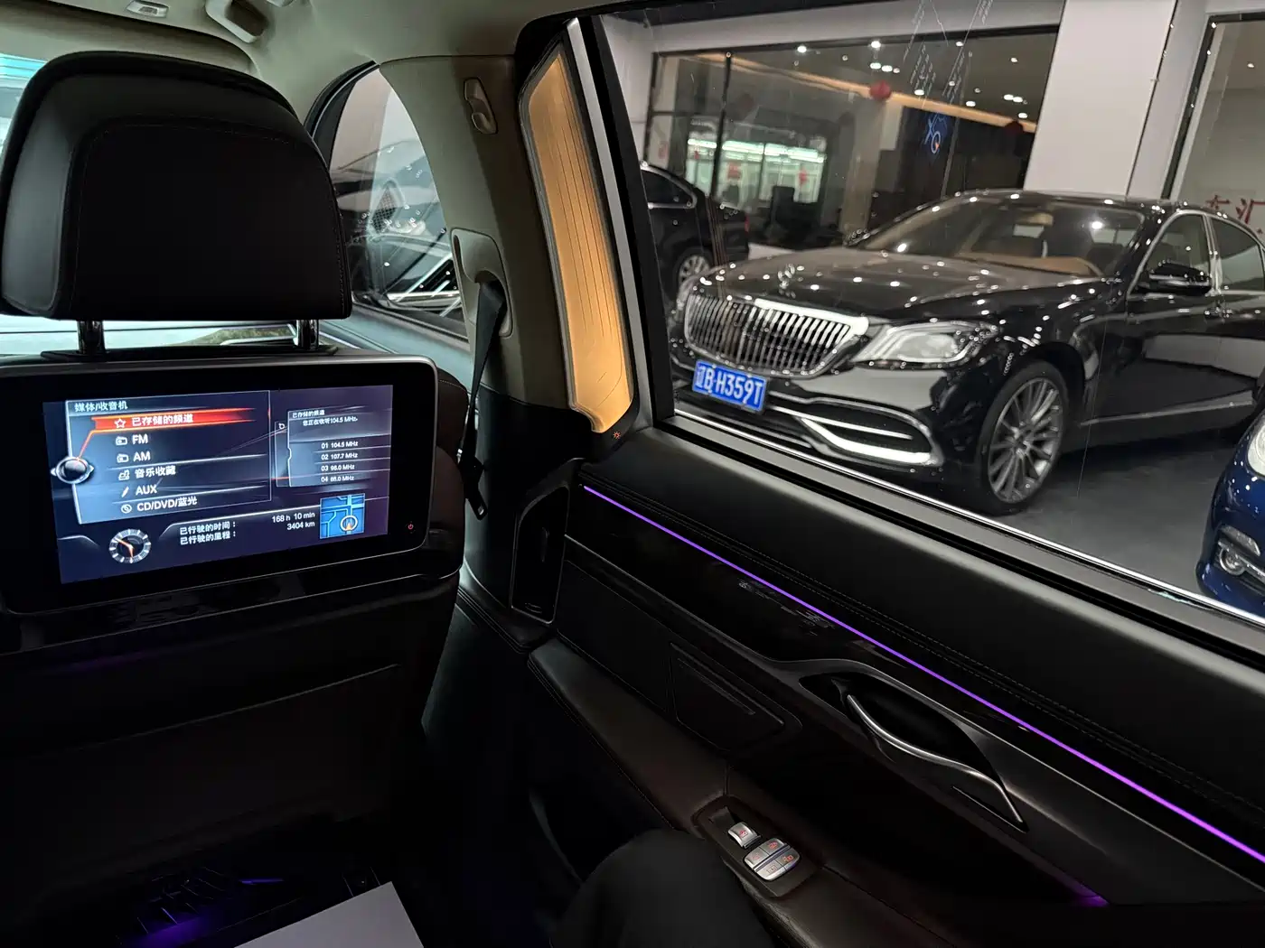 BMW 7 Series 2016 740Li Leading Edition фото 16