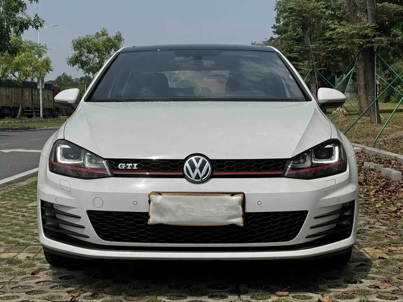 Volkswagen Golf GTI 2016 2.0TSI GTI фото 2