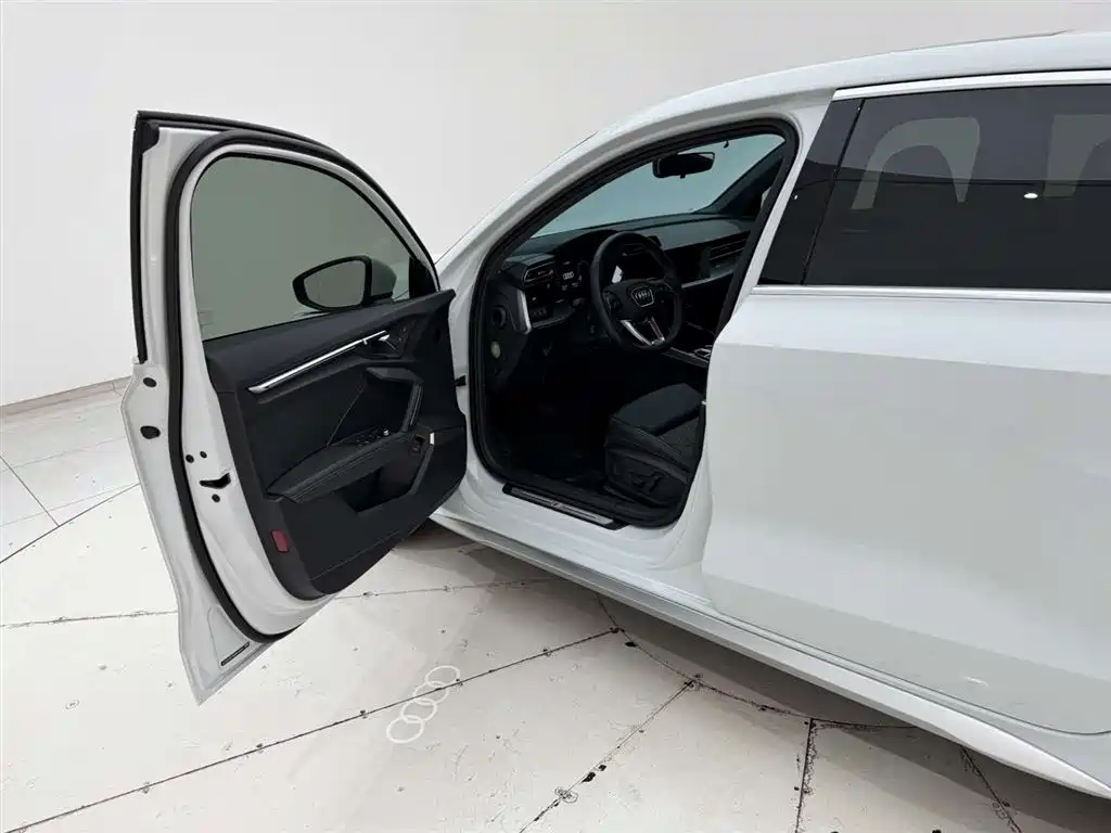 Audi A3 2025 Facelift A3L Limousine 35TFSI Flying Spur Premium фото 13