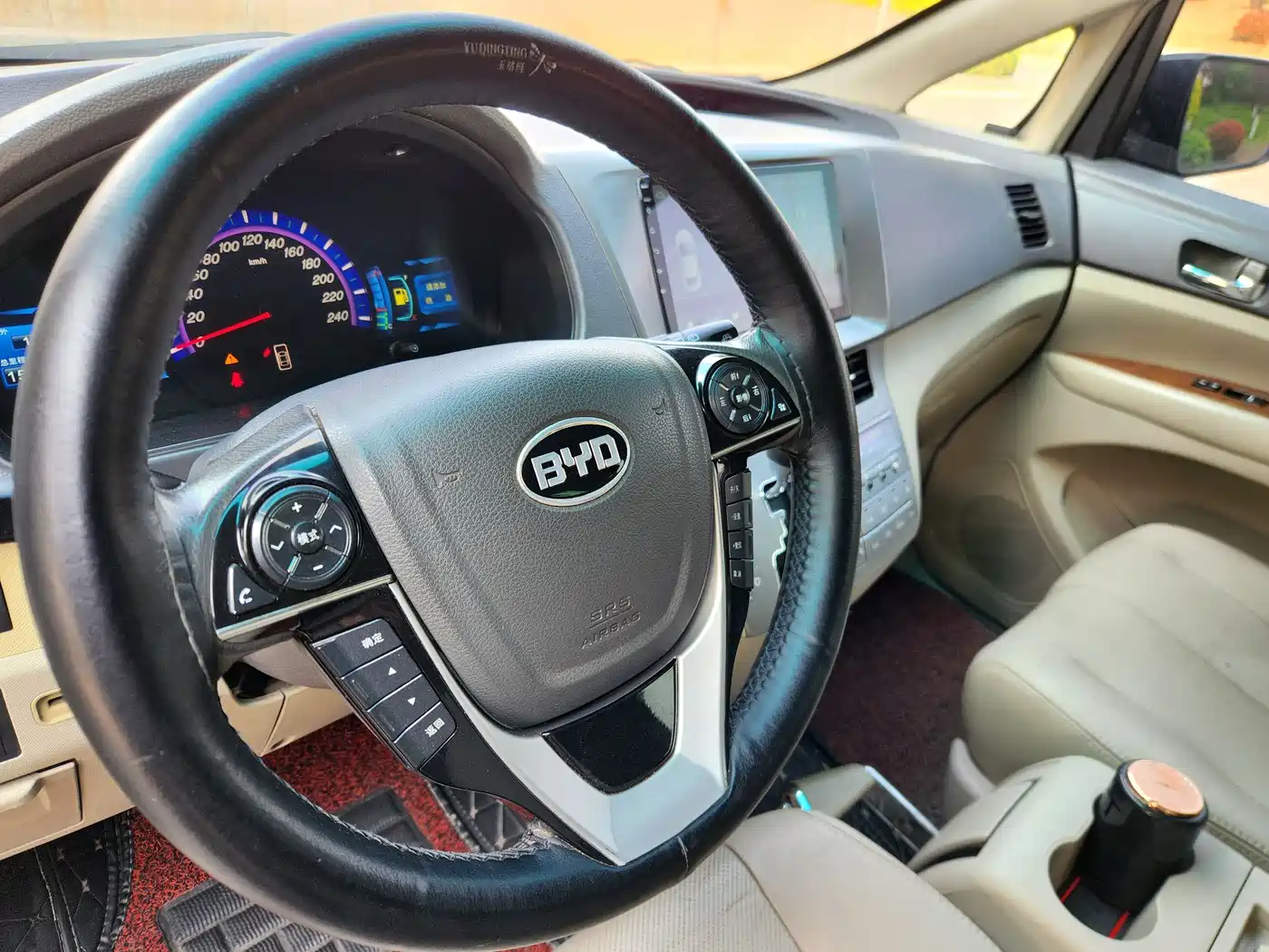 BYD M6 2013 2.4L Automatic Premium фото 19