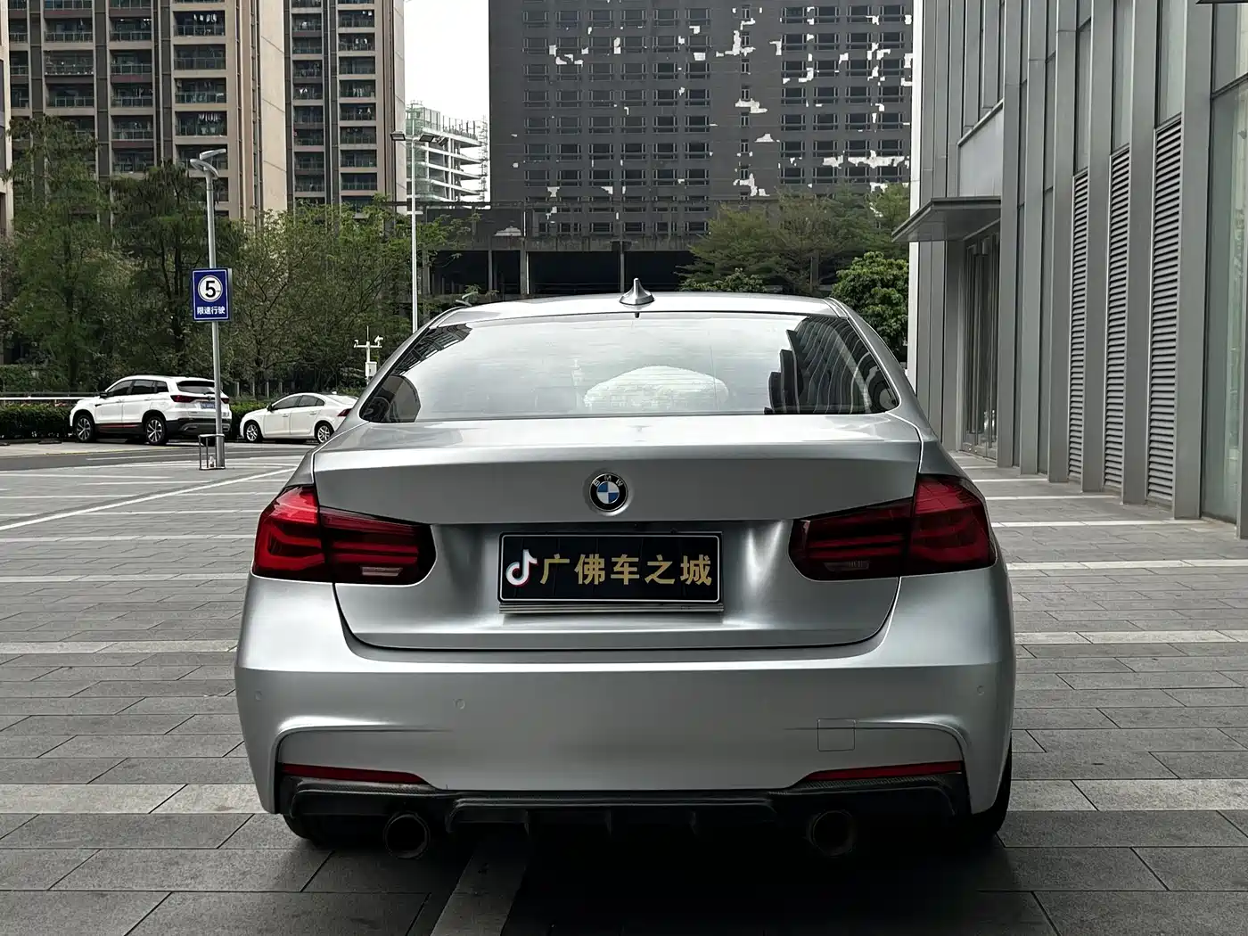BMW 3 Series 2018 320Li M Sport Black Night Edition фото 6