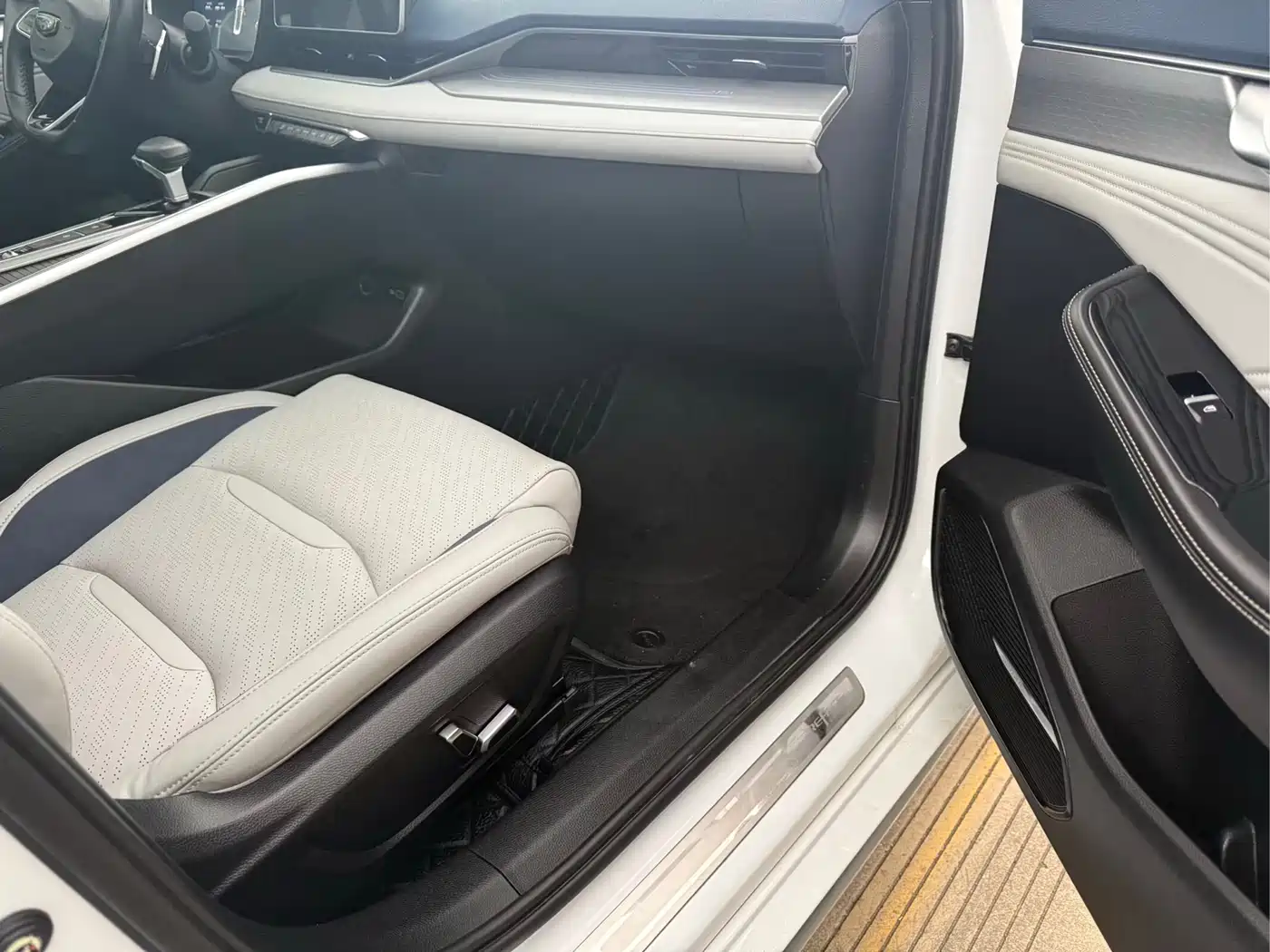 GEELY AUTOMOBILE XINGRUI