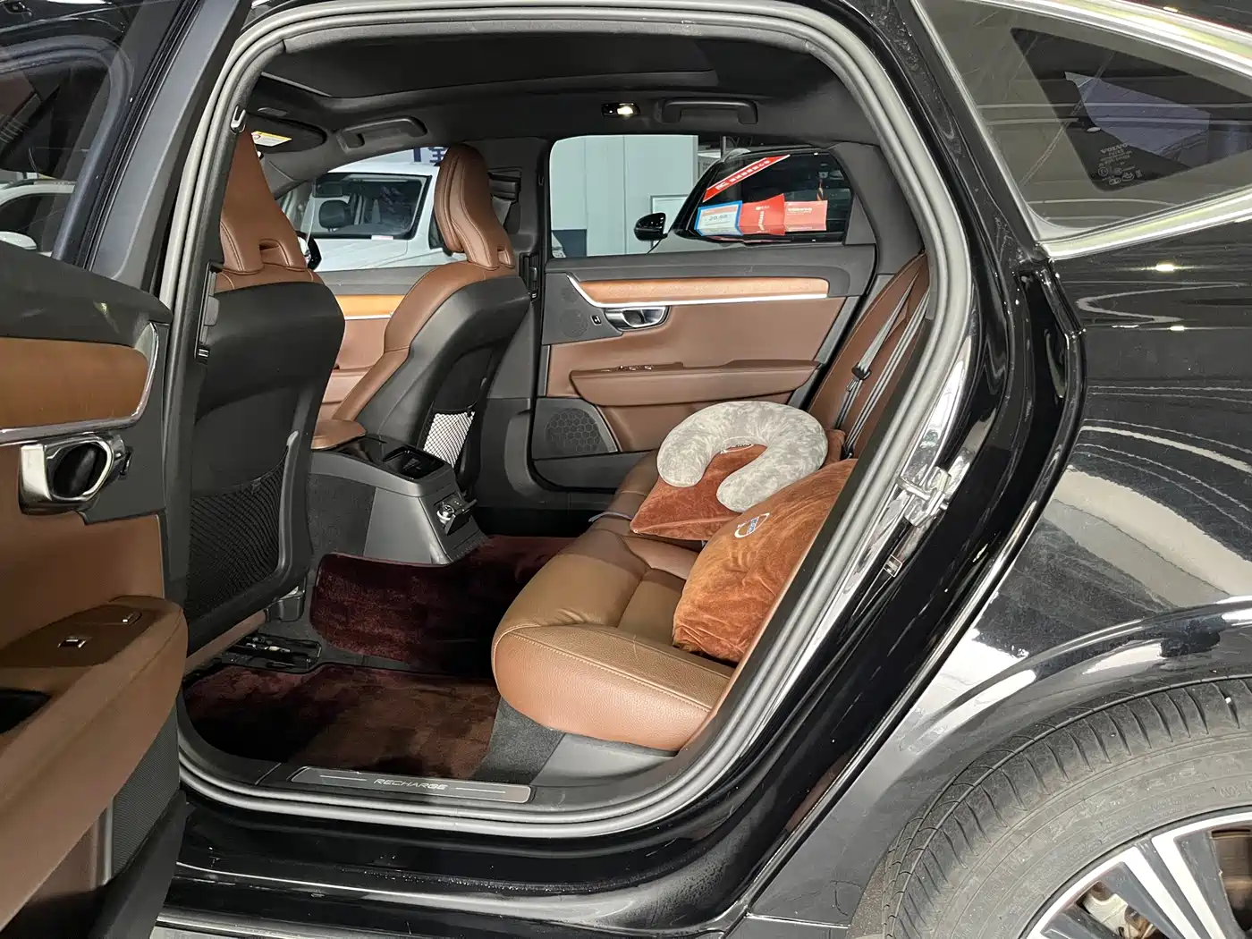 Volvo S90 Plug-in Hybrid 2021 2021 T8 E-Drive Hybrid Zhiyi Luxury Edition