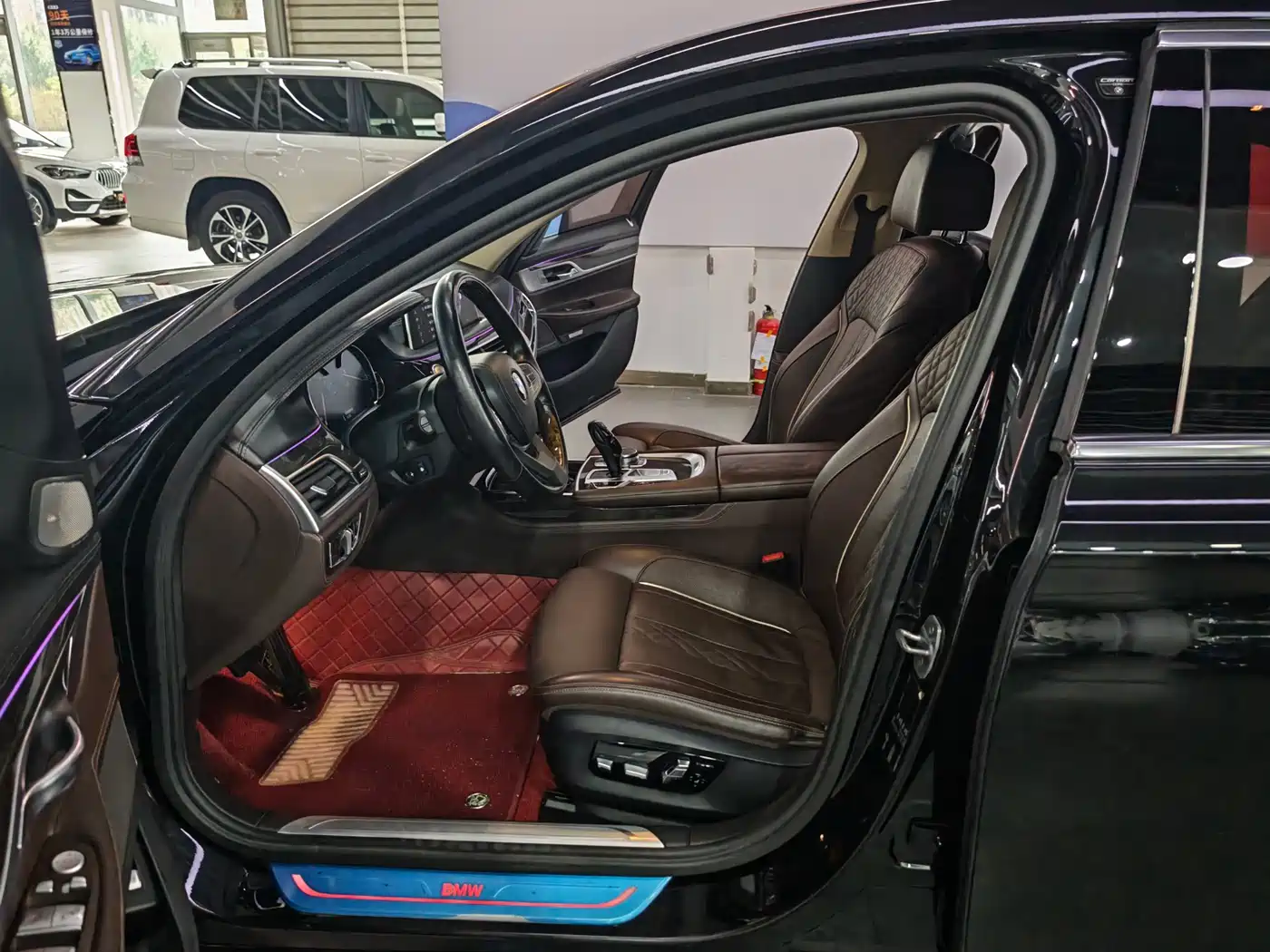 BMW 7 Series 2016 730Li Leading фото 18