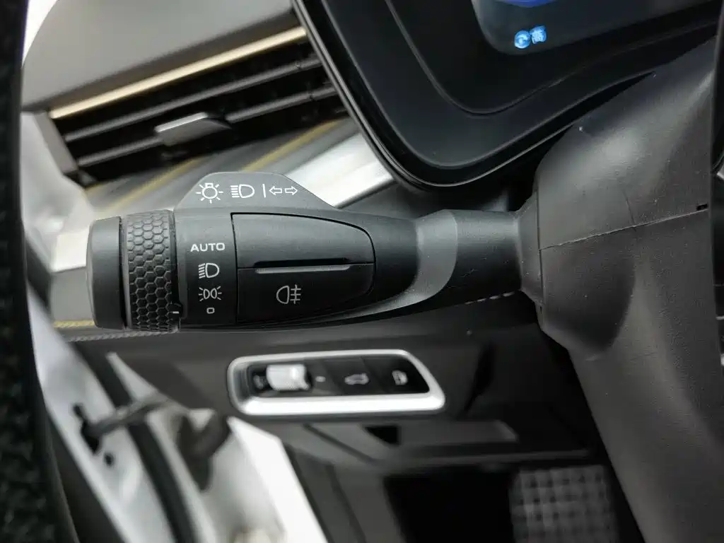 Geely Emgrand L HiP 2024 2024 Model Champion Edition 1.5TD-DHT Pro 100KM Surpassing Type