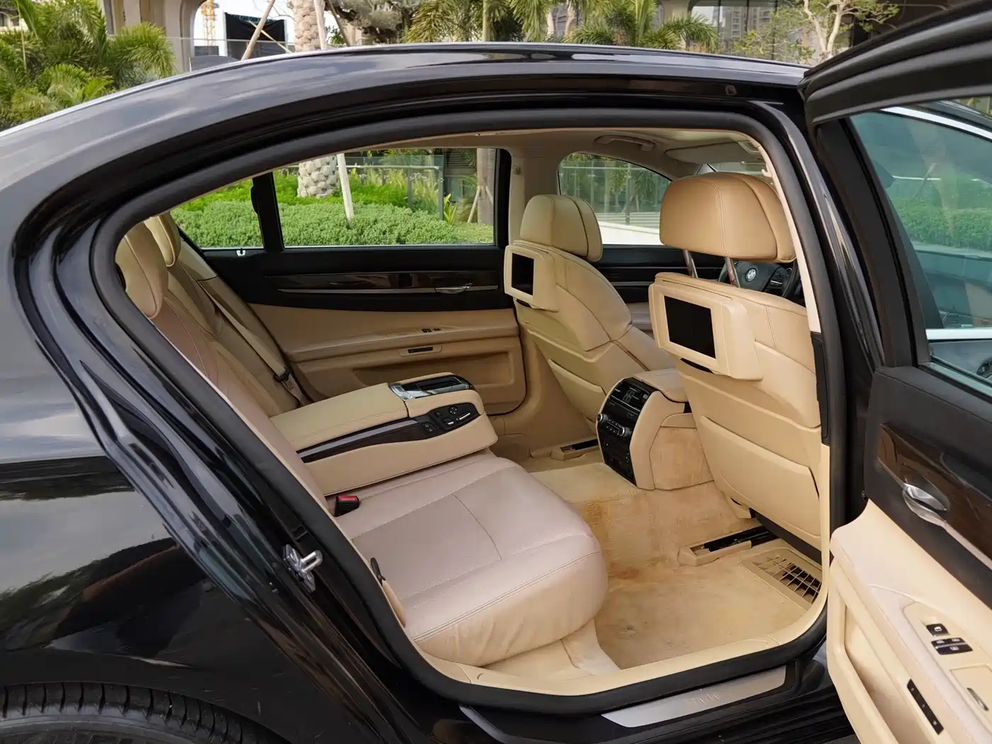 BMW 7 Series 2009 730Li Luxury фото 15