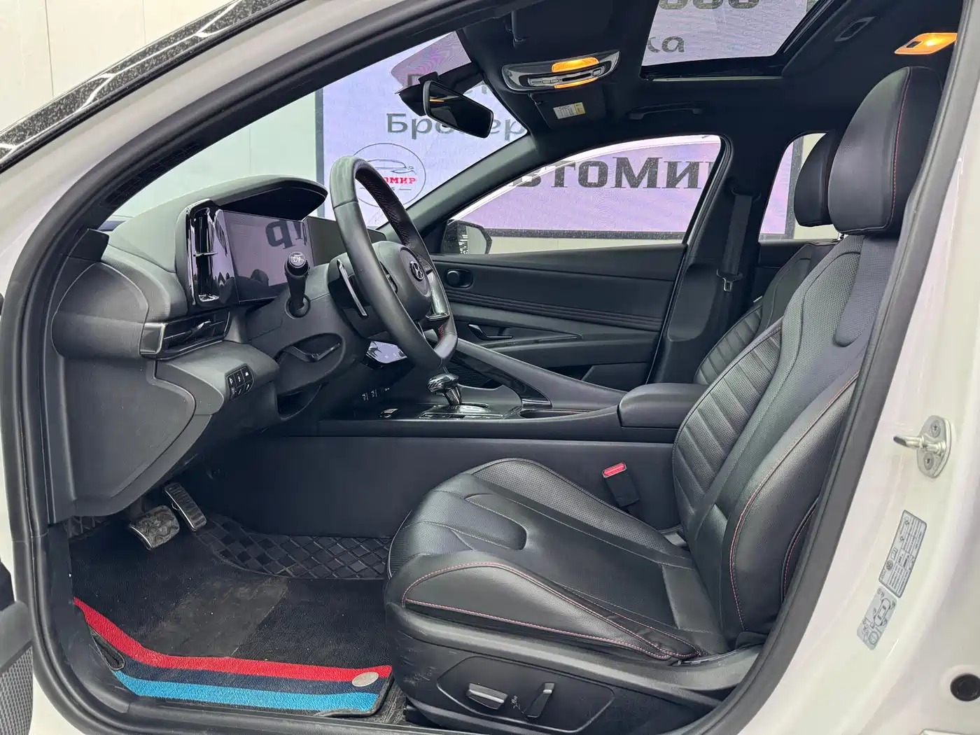 Hyundai Elantra 2022 240TGDi DCT LUX Premium Edition фото 4
