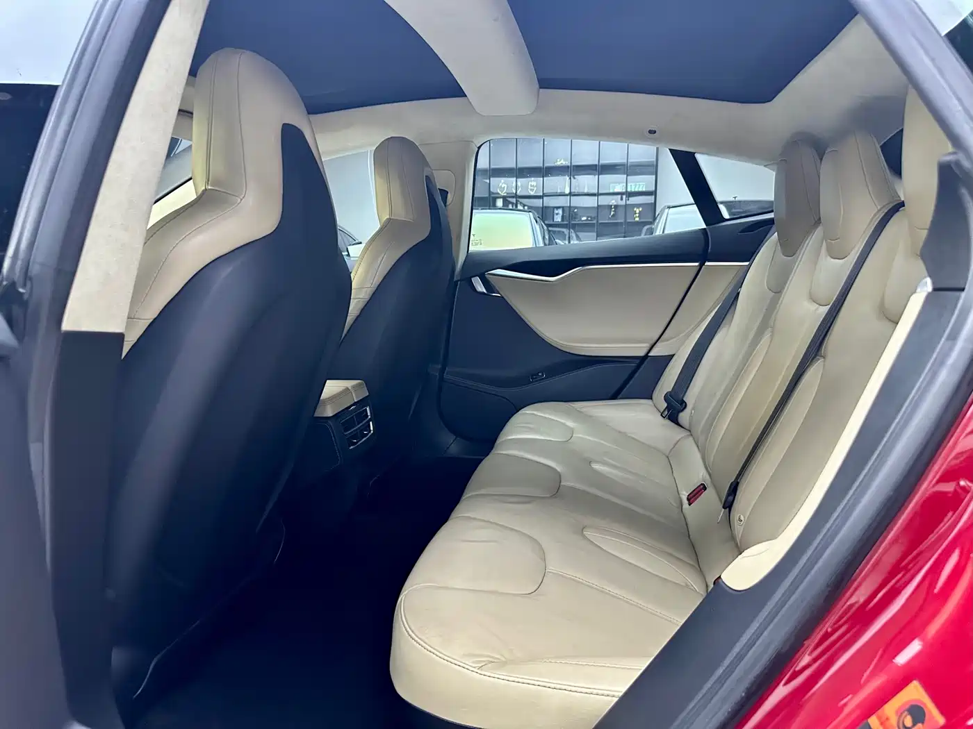 TESLA MODEL S