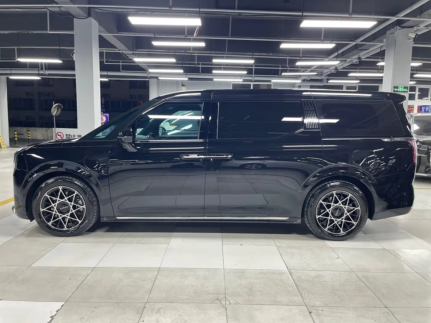 ZEEKR EXTREME KRYPTON 009