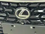 Фото 13 - Lexus LX