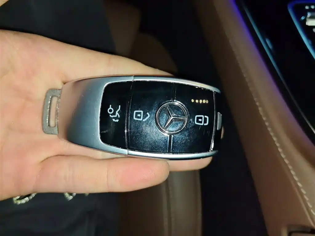 Mercedes-Benz E-Class 2016 E 200 L Sport Type фото 17