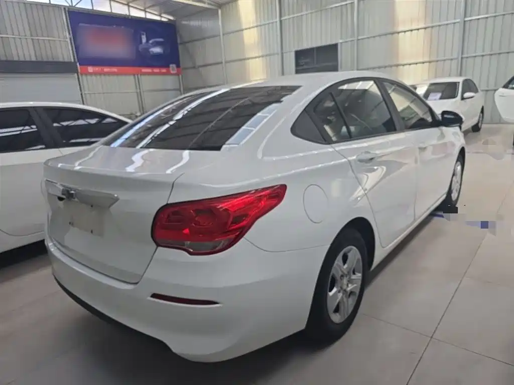 Chevrolet Cavalier 2018 320 Manual Delight Edition фото 7