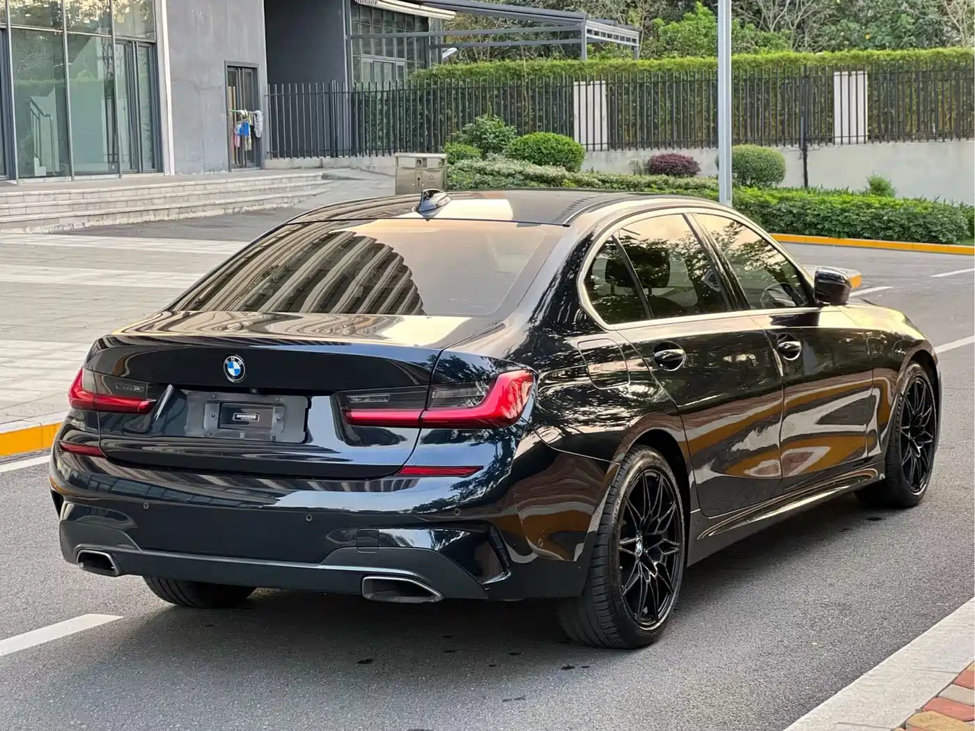 BMW 3 Series 2020 325Li M Sport Package фото 8