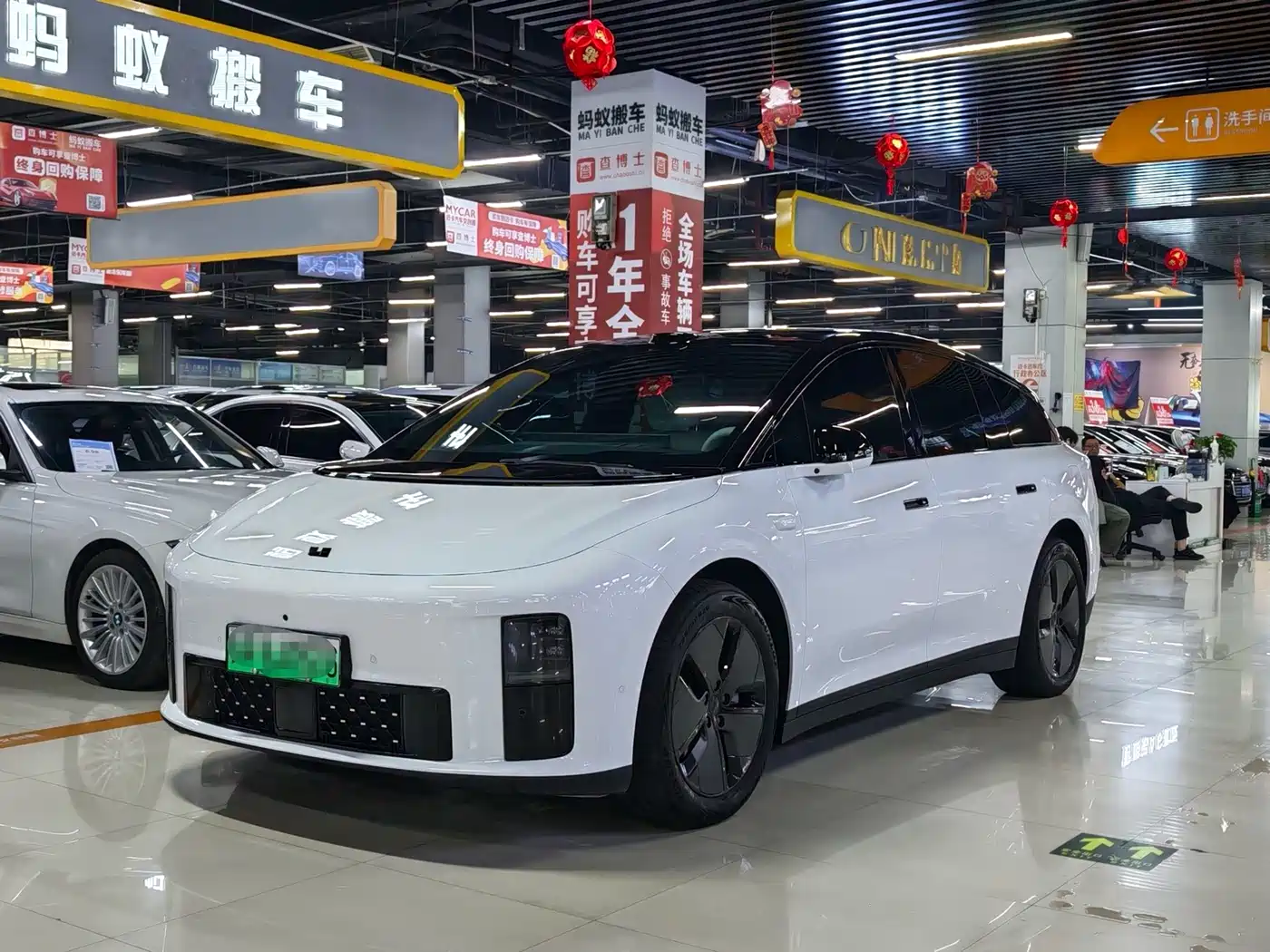 Li Auto i6 2026 2025 2WD Base Model