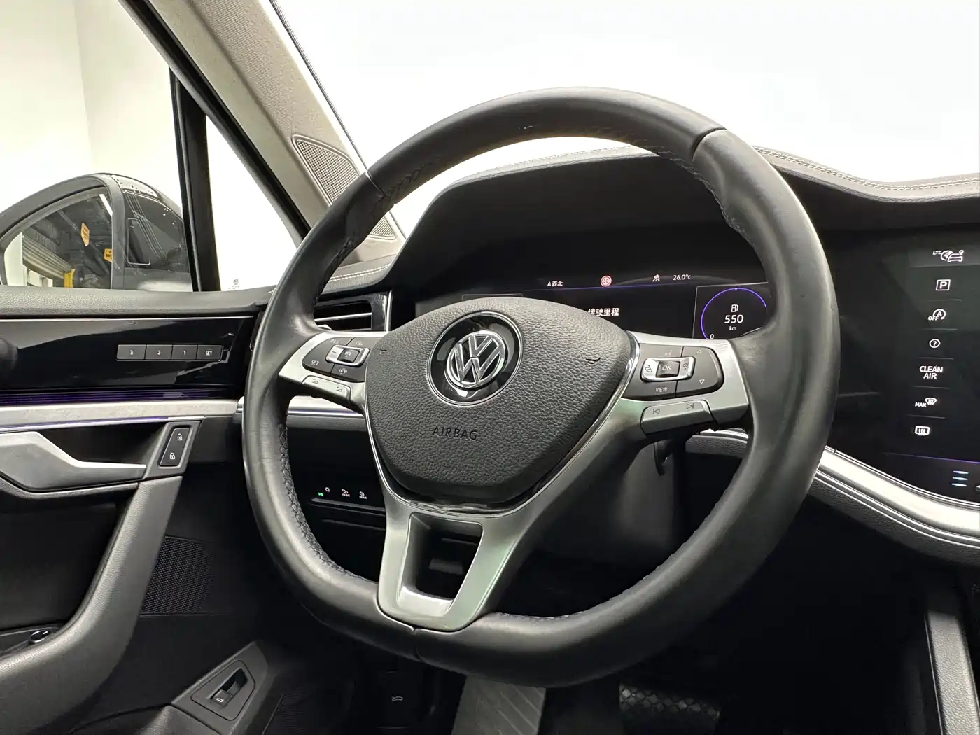Volkswagen Touareg 2019 3.0TSI Sharp Edge Edition China VI фото 10