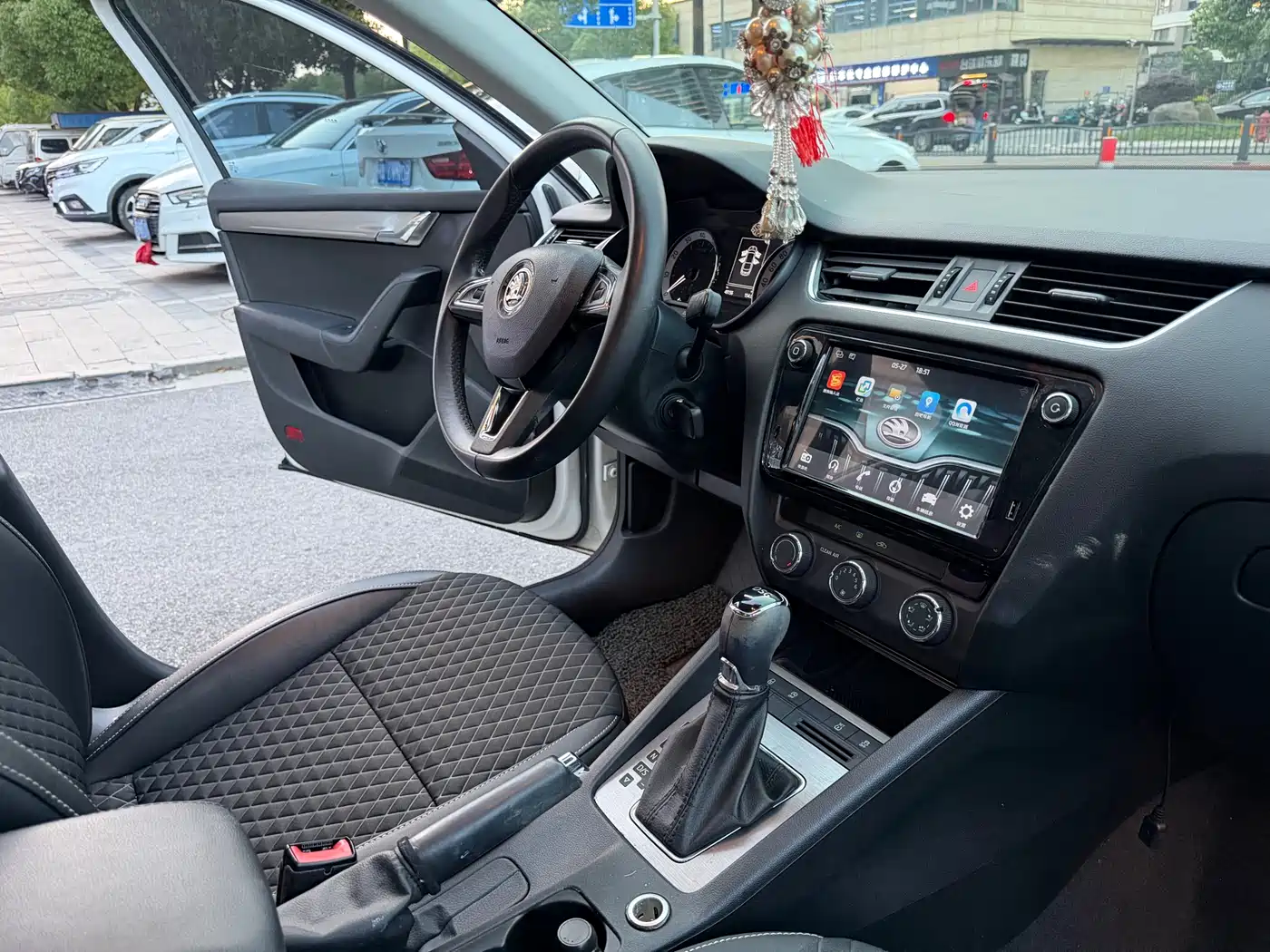 Škoda Octavia 2018 TSI230 DSG Luxury Edition фото 10