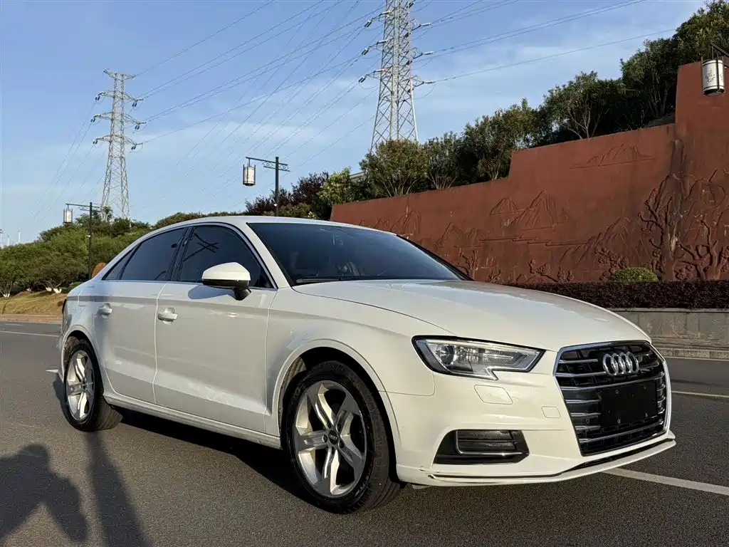 Audi A3 2019 Limousine 35 TFSI Progressive China V фото 3