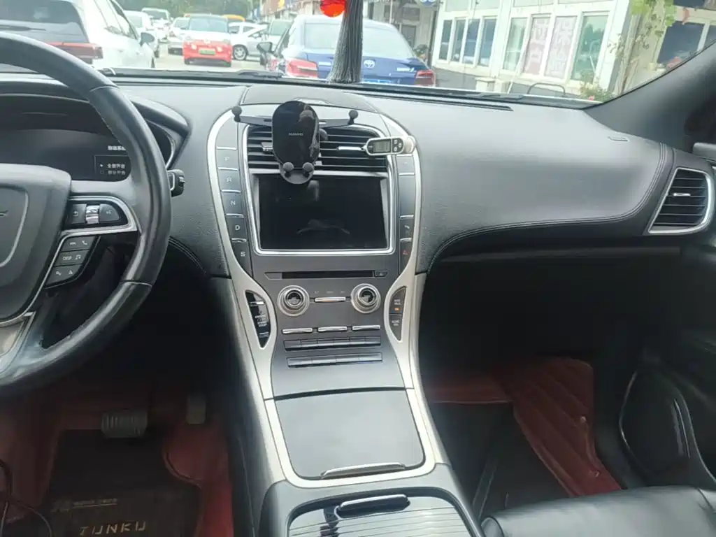 Lincoln Nautilus (Import) 2019 2019 2.0T 2WD Premium Edition China VI
