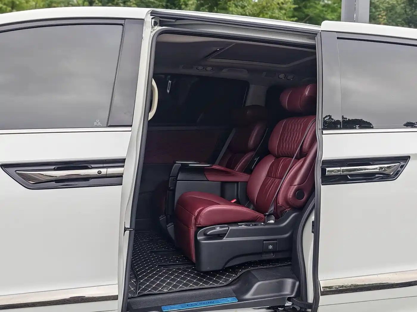 Honda Elysion 2022 2.0L e:HEV Supreme Edition фото 9