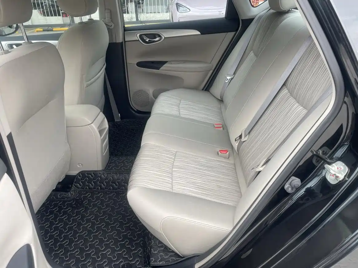 Фото 10 - Nissan Sylphy