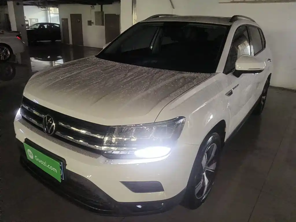 Photo 1 - Volkswagen Tharu