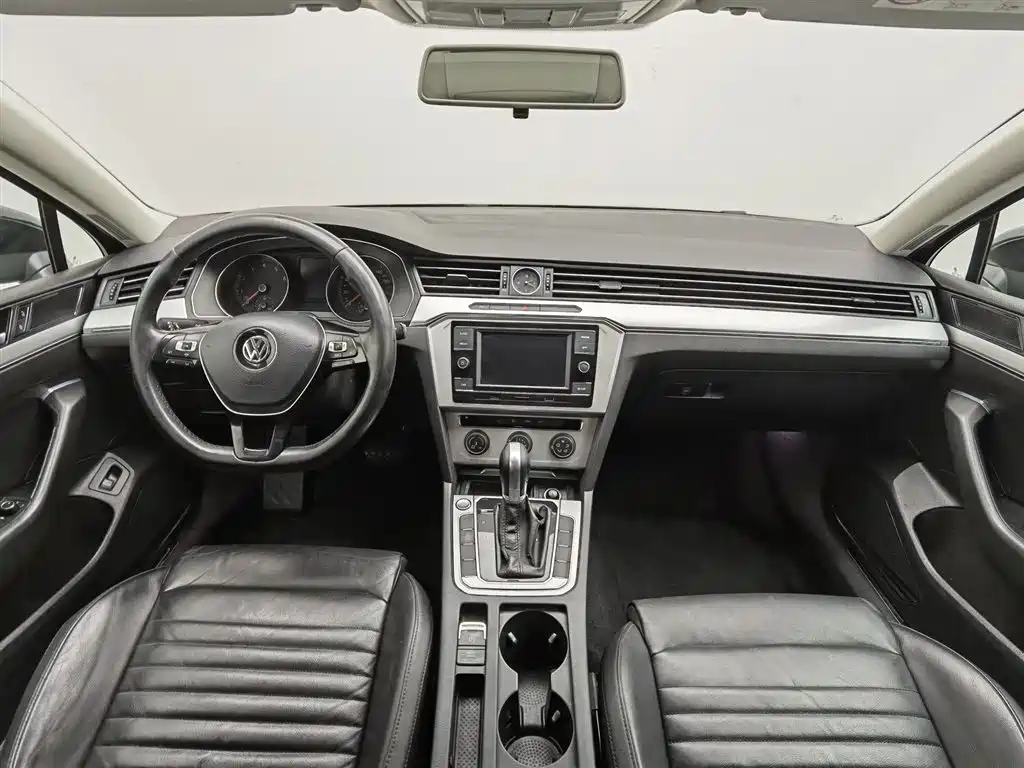 Volkswagen Magotan 2019 280TSI DSG Comfort China V фото 5