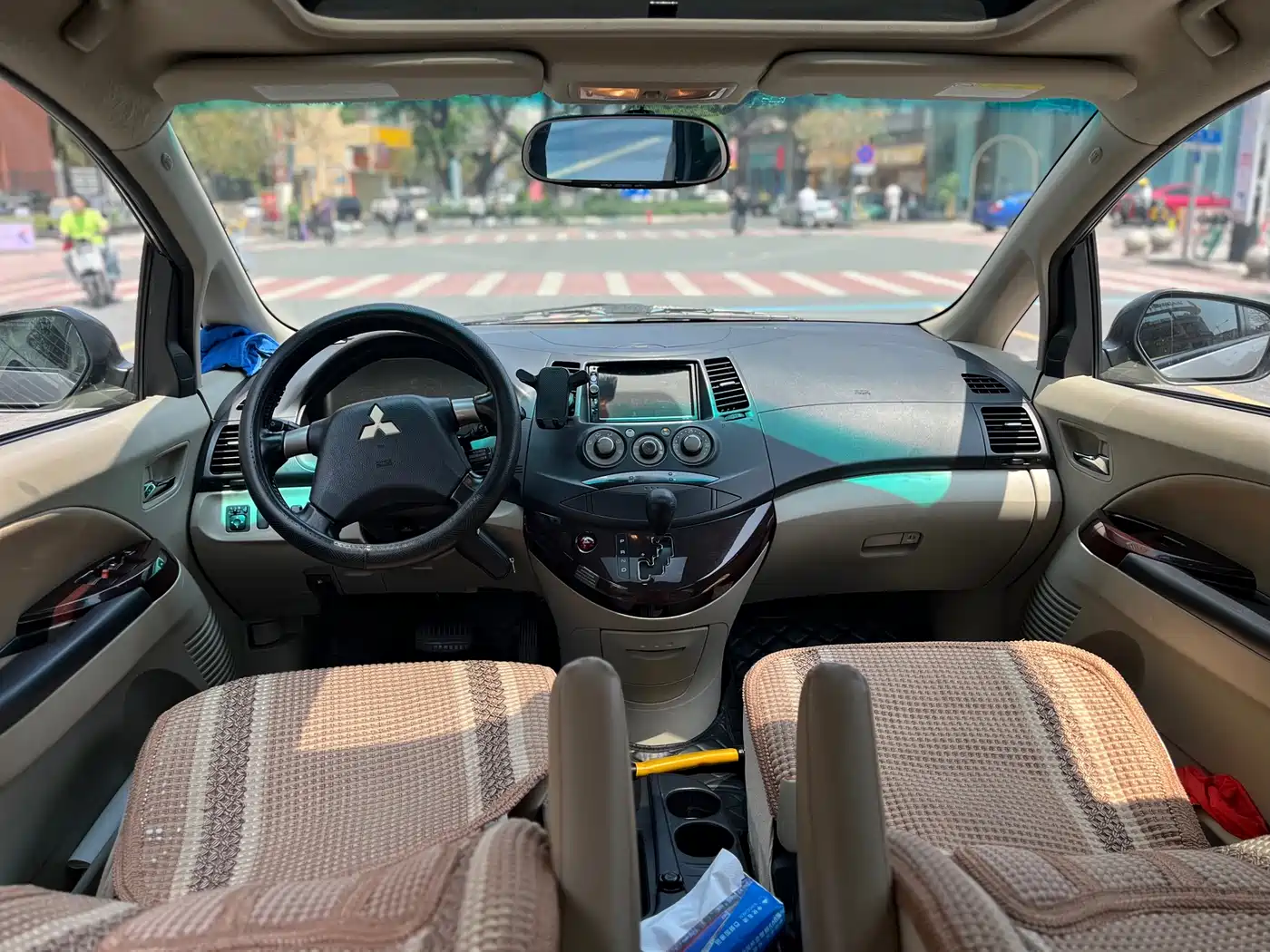 Mitsubishi Grandis 2007 2.4 7-Seater Comfort Edition фото 6