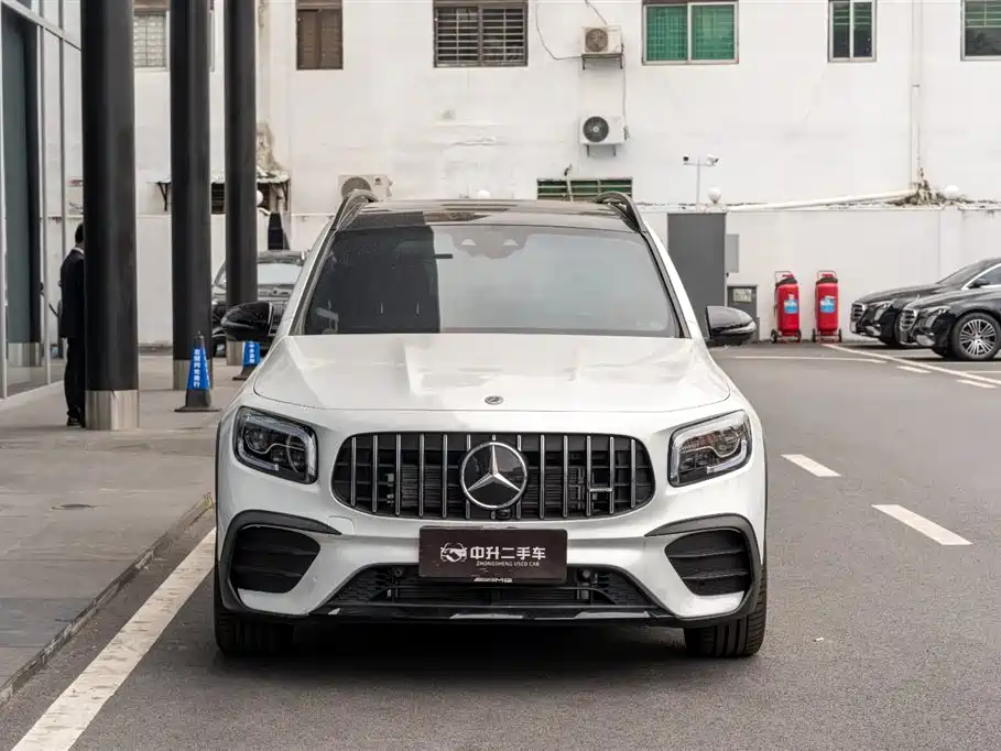 MERCEDES-BENZ GLB AMG