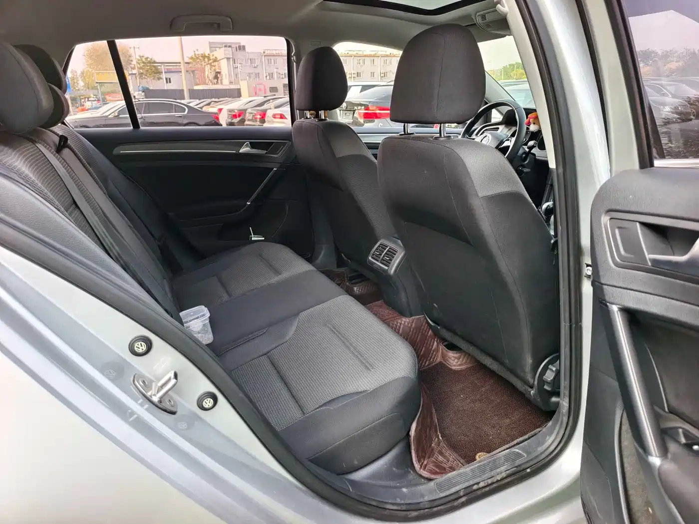 Volkswagen Golf 2015 1.6L Automatic Comfort фото 17