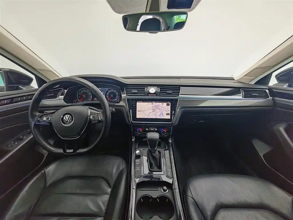 Volkswagen Phideon 2018 Facelift 380TSI FWD Business фото 5