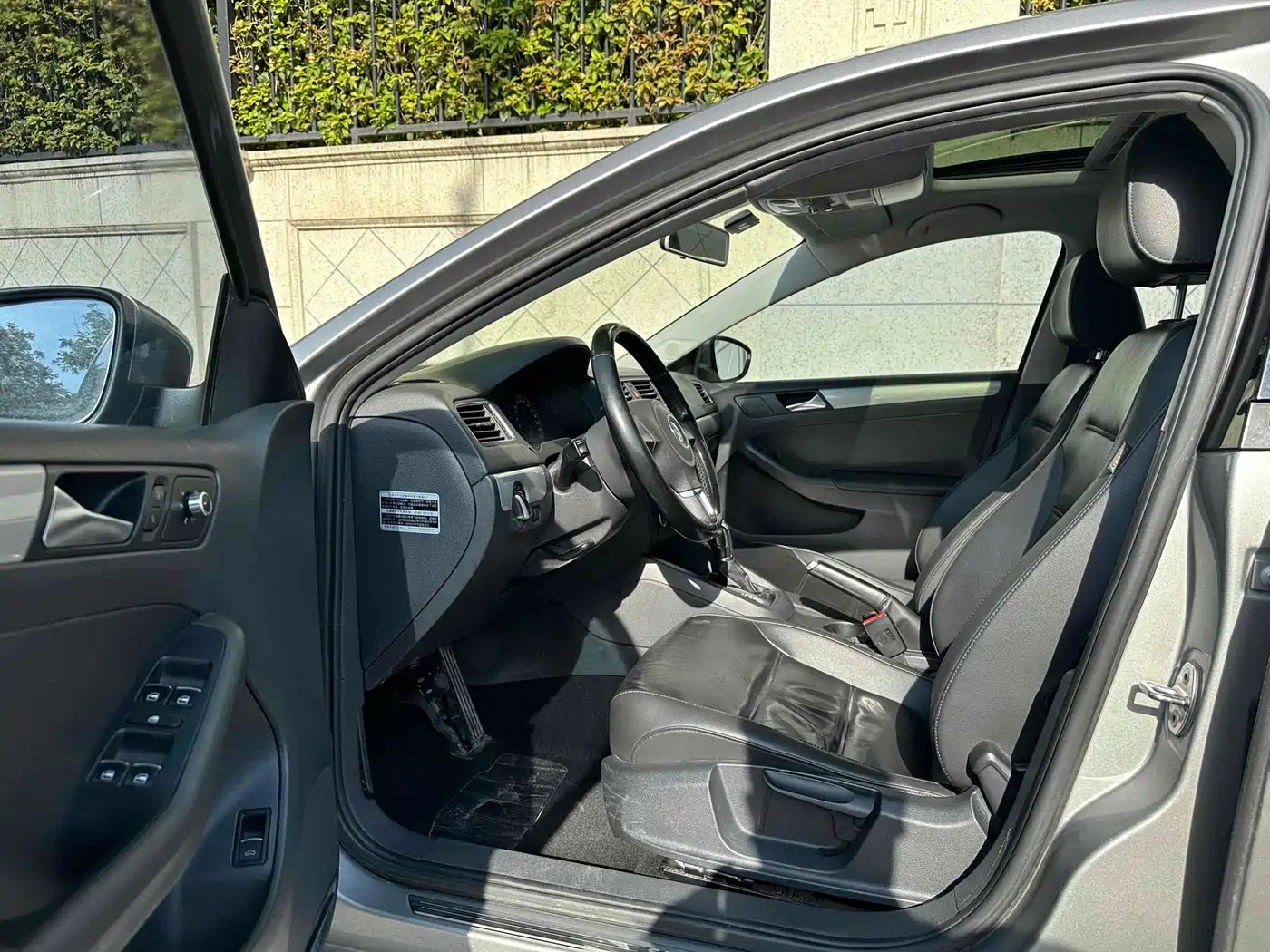 Volkswagen Sagitar 2014 Facelift 1.6L Automatic Comfort фото 6
