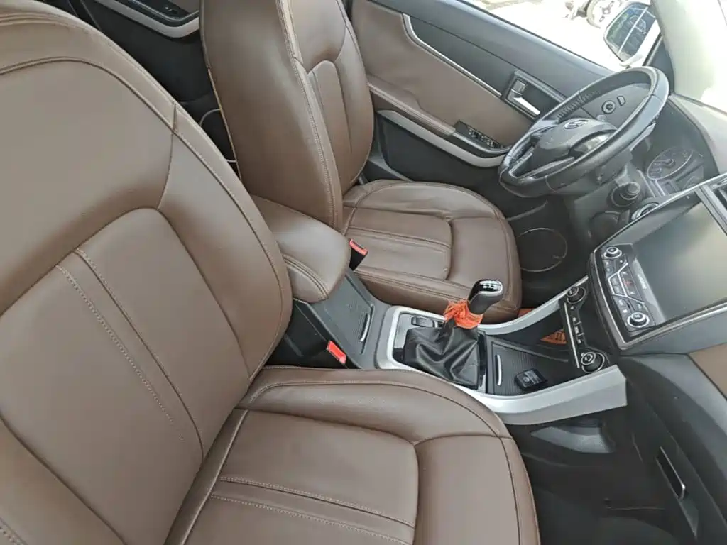 Landwind X5 2017 2016 Plus 1.5T Manual Pioneer Edition