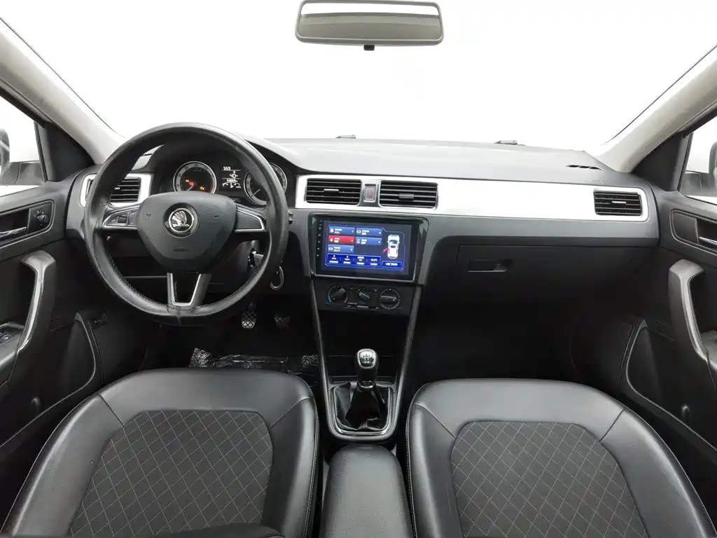 Škoda Rapid 2018 1.6L Manual Comfort Edition фото 5