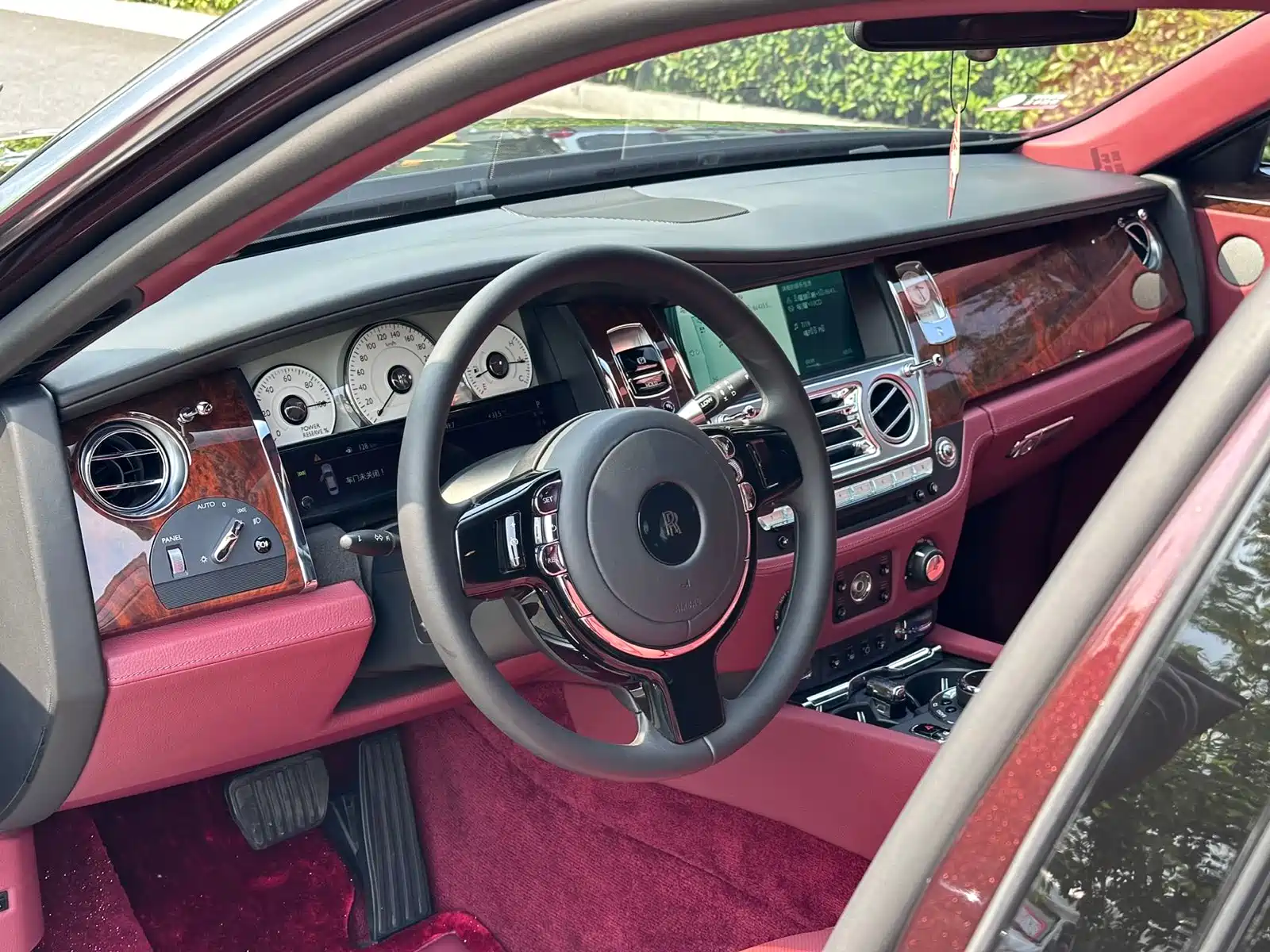 Фото 11 - Rolls-Royce Ghost