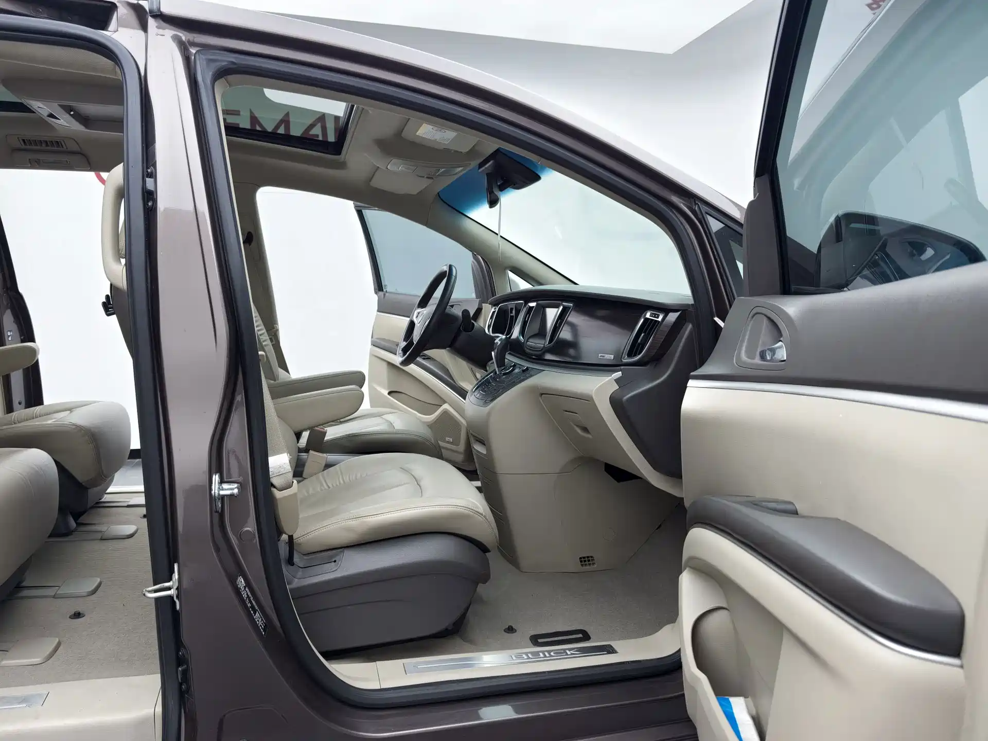 Фото 25 - Buick GL8