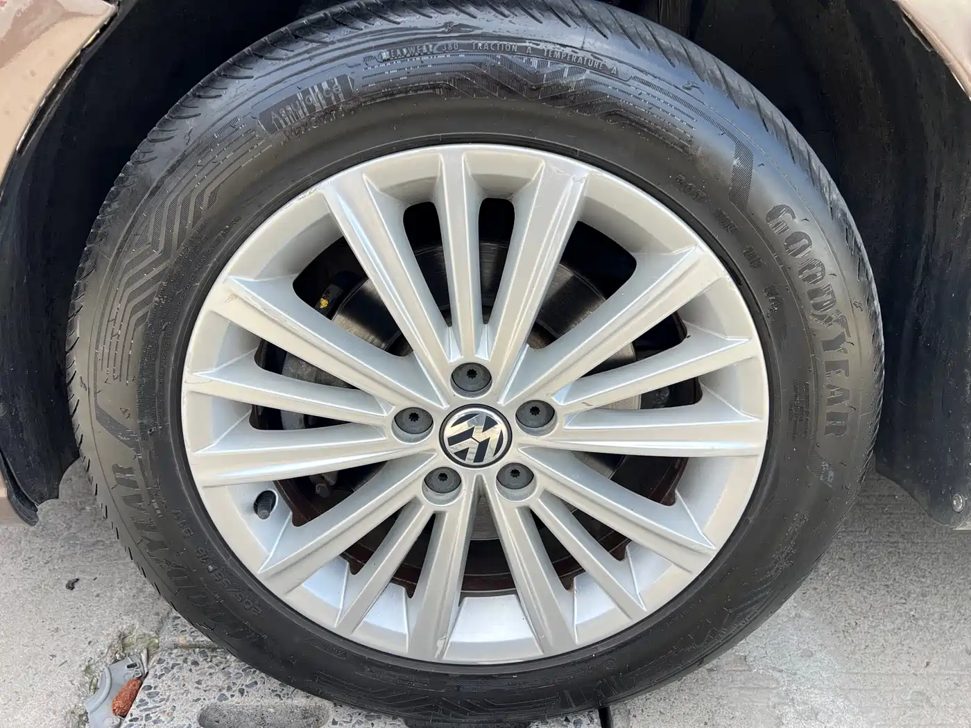 Volkswagen Lavida Tour 2013 1.6L Auto Luxury фото 4