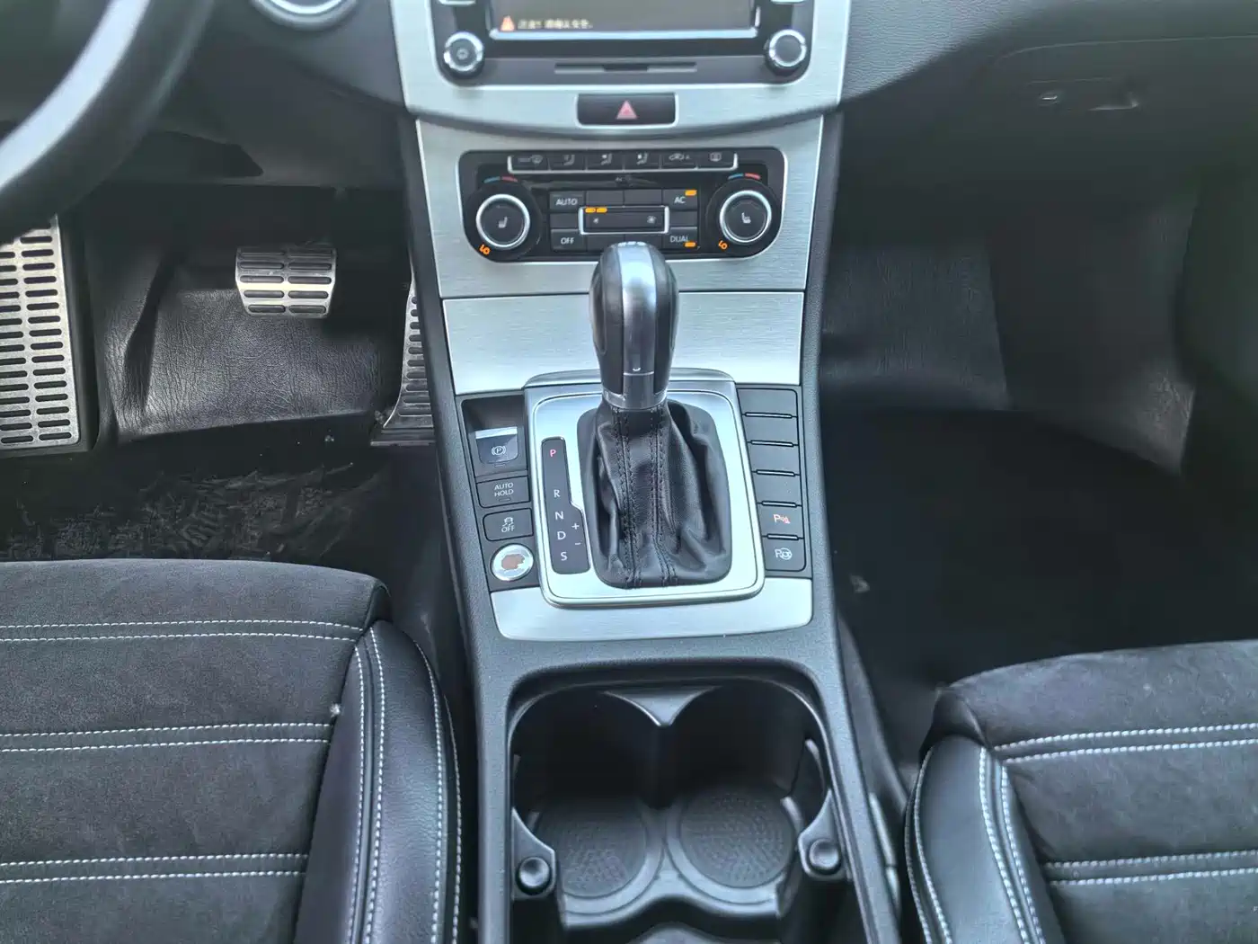 Volkswagen FAW-Volkswagen CC 2012 Model 2.0TSI Ultimate фото 8