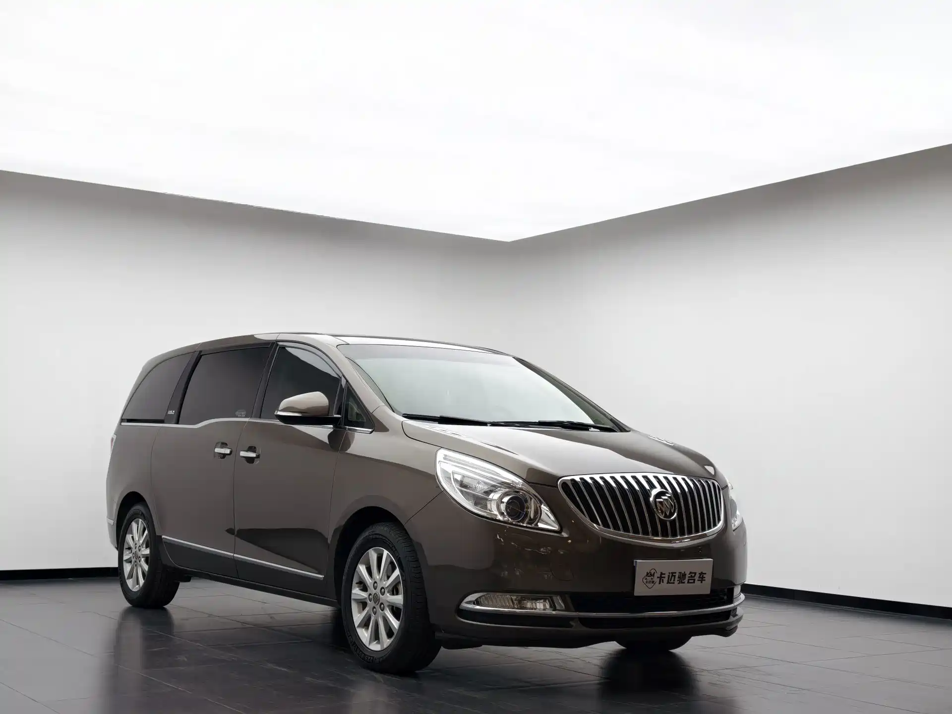 Фото 3 - Buick GL8