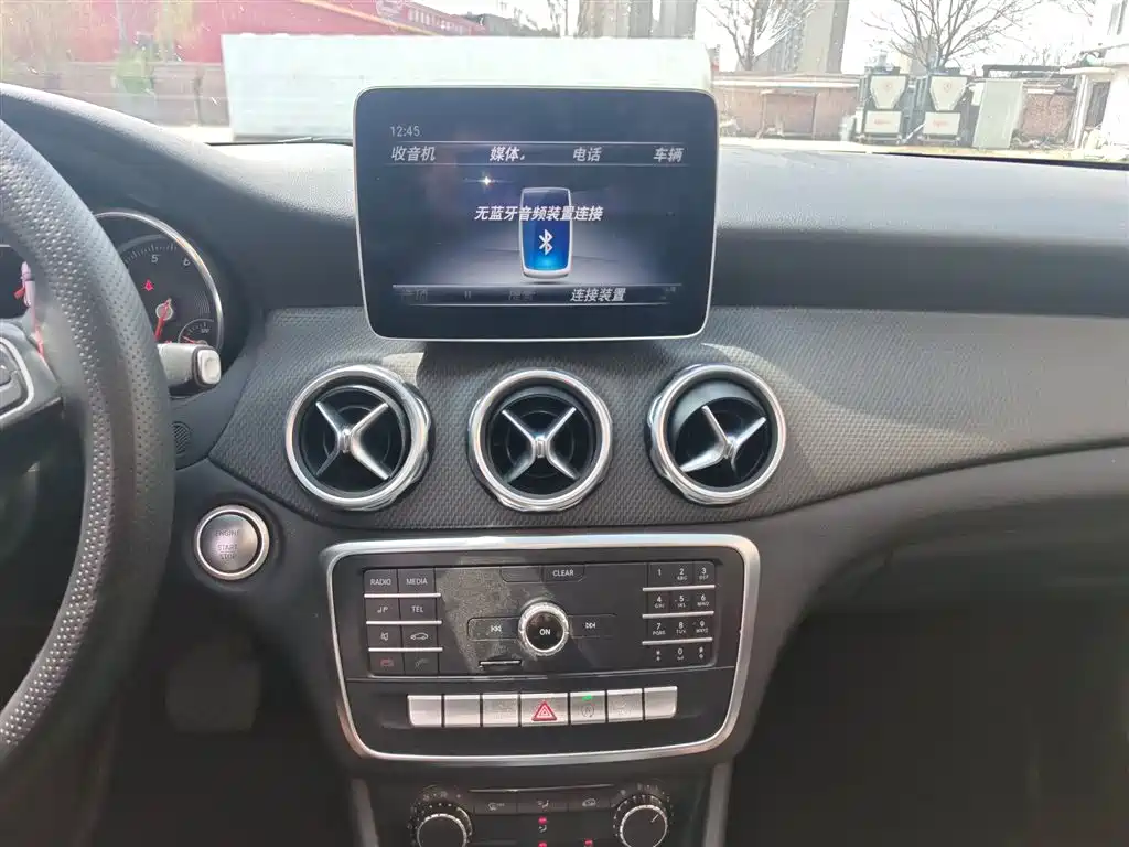 Mercedes-Benz GLA 2018 GLA 200 Dynamic фото 9