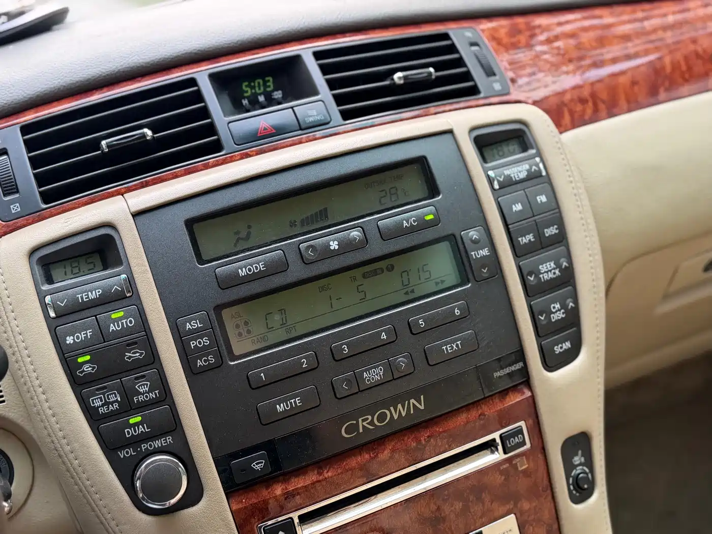 Toyota Crown 2006 2.5L Royal Leather Edition фото 10