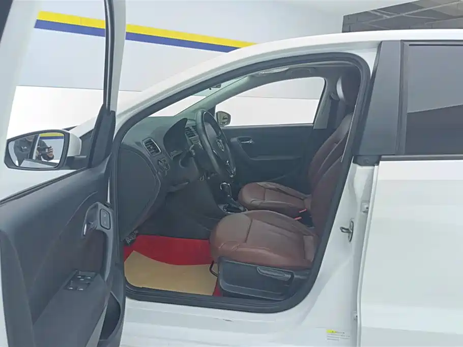 Volkswagen Polo 2018 1.5L Auto Comfort фото 9