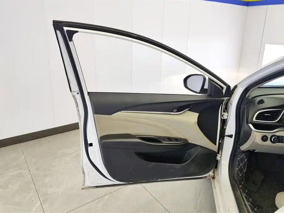 Buick Excelle 2015 15N Automatic Luxury фото 7