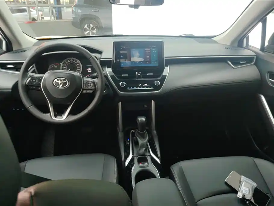 Toyota Corolla Cross 2022 2.0L Premium Edition фото 12
