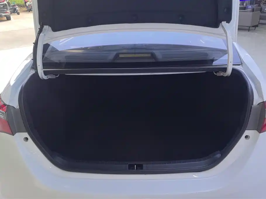 Toyota Corolla 2017 Facelift 1.2T S-CVT GL фото 4