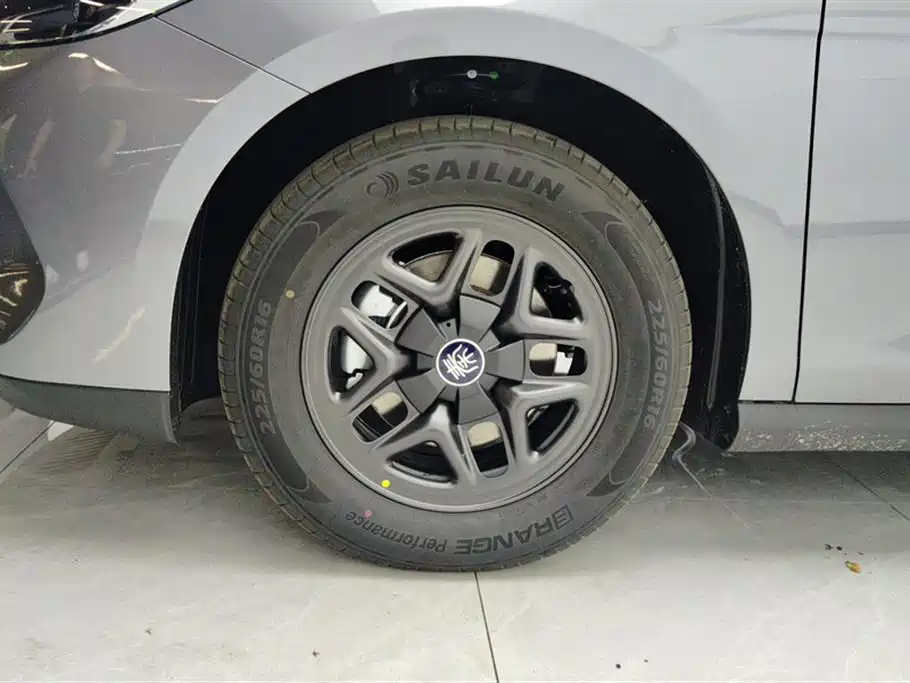 BYD Qin PLUS 2026 DM-i Smart Edition 128KM Progressive фото 6