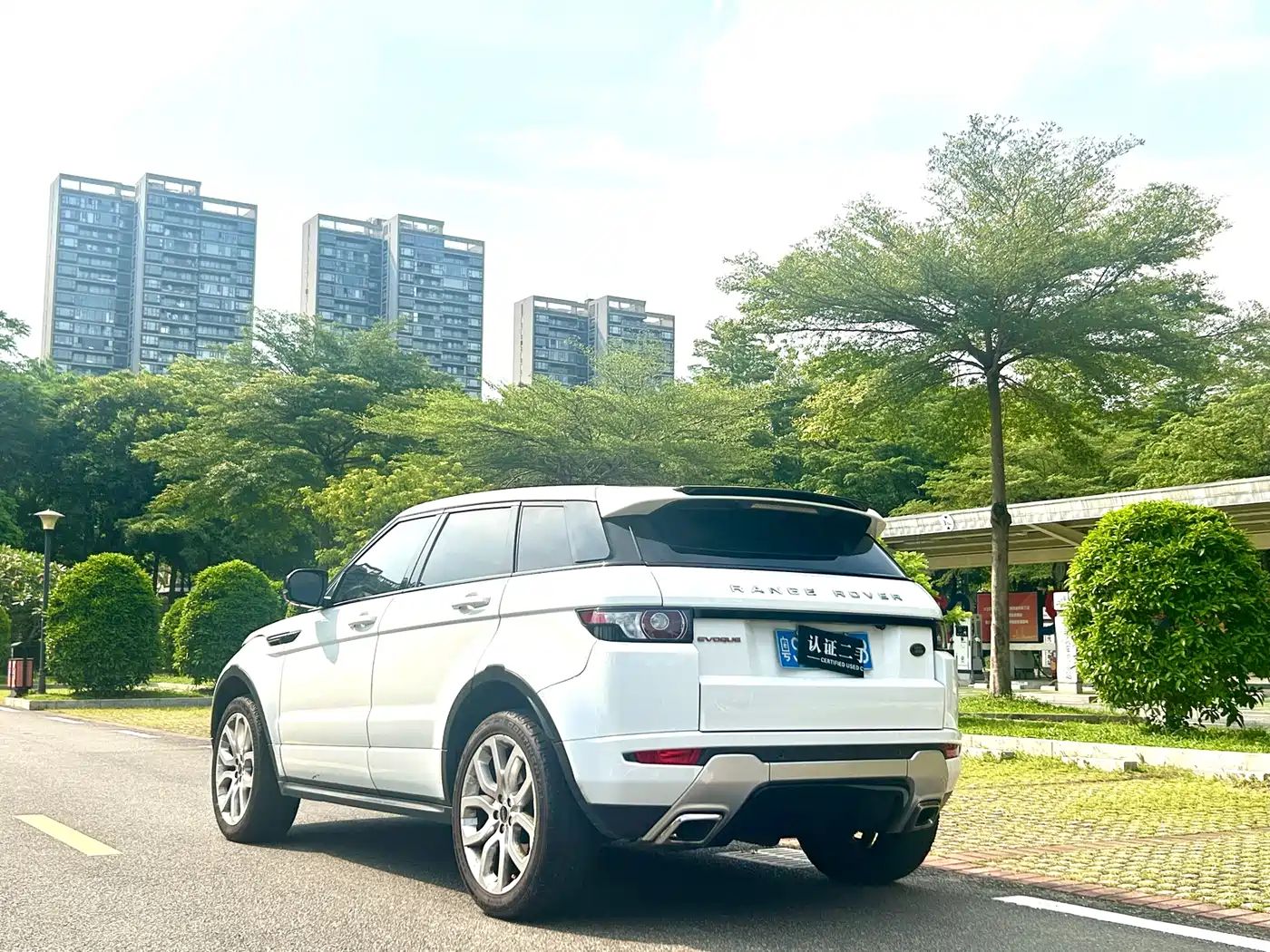 Land Rover Range Rover Evoque (Import) 2013 2.0T 5-door Dynamic Edition фото 6
