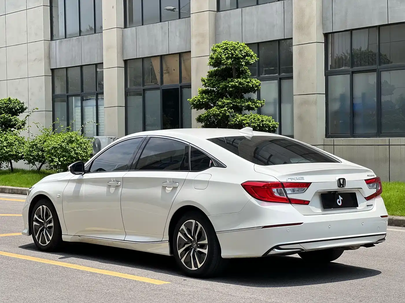 Фото 7 - Honda Accord